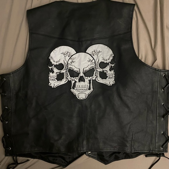 Leather Vest Reflective Skulls - Picture 2 of 2